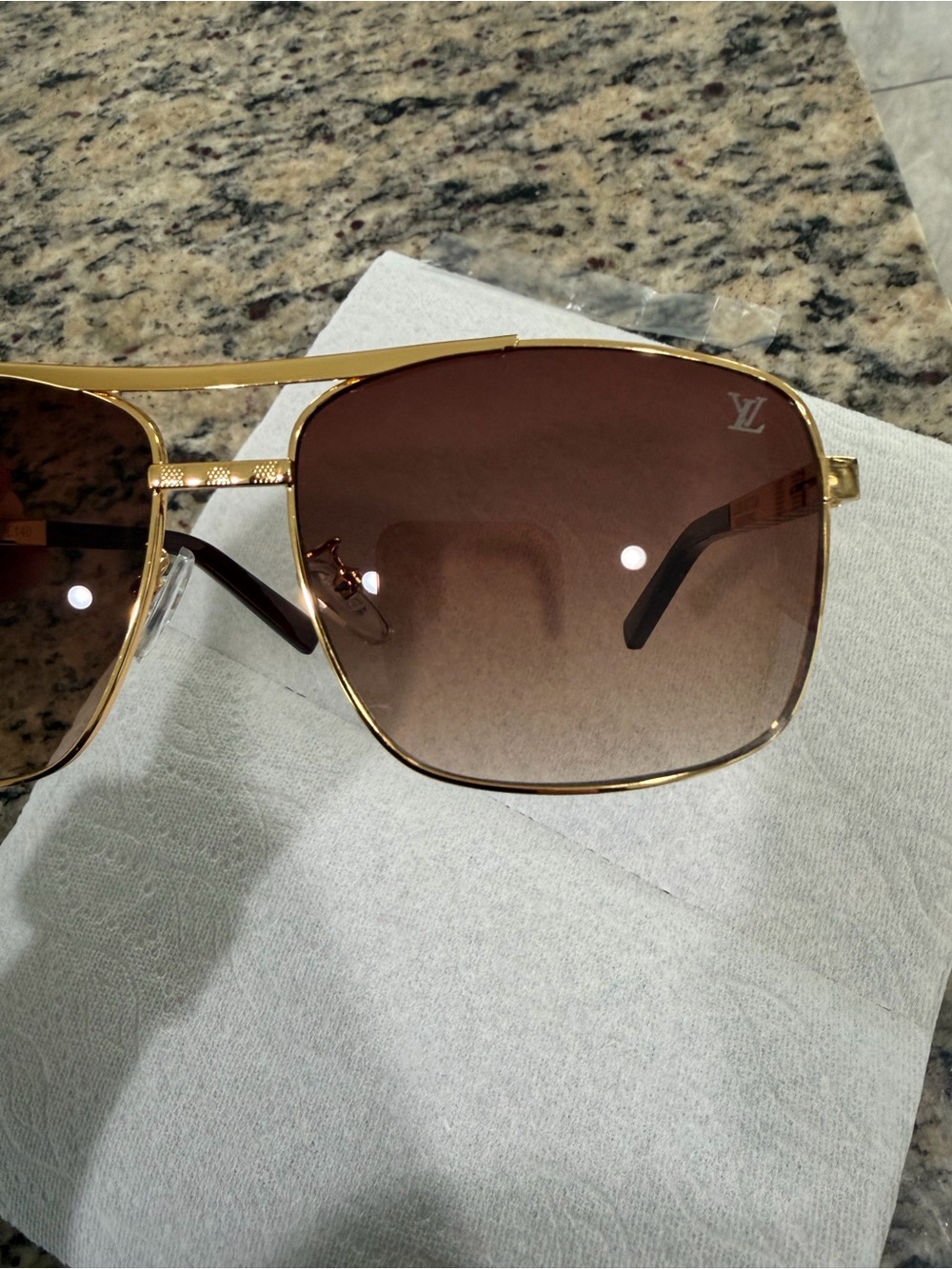 Glasses identification